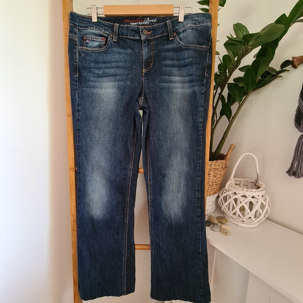 Tommy Hilfiger Blue Freedom Boot Leg Denim Jeans - Picture 2 of 12